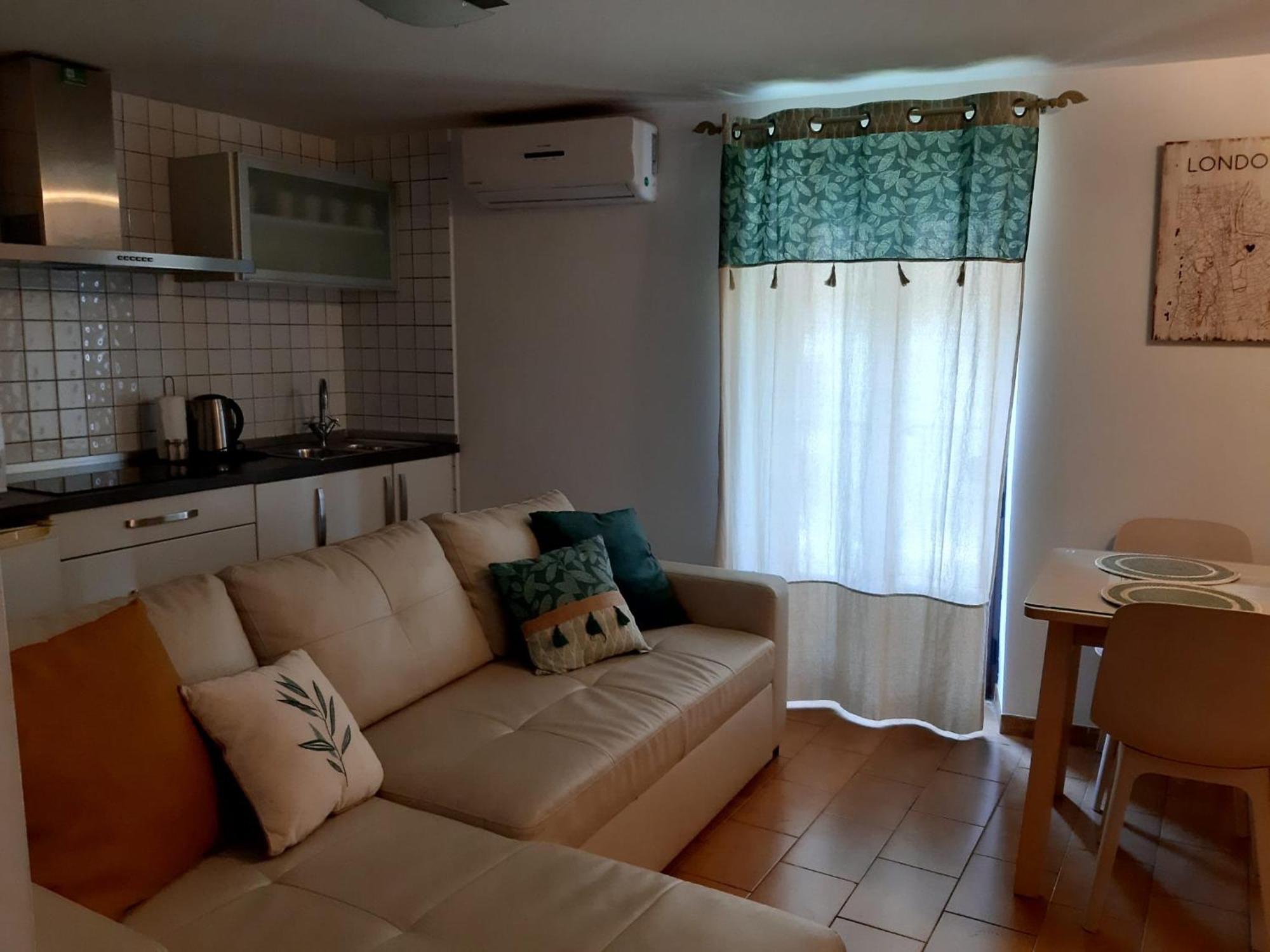 Casa Bajo La Roca Holiday home