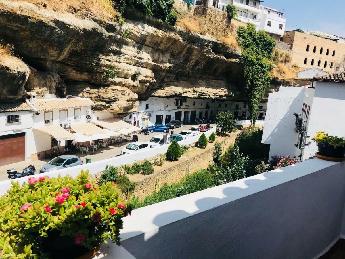 Casa Bajo La Roca Holiday home *